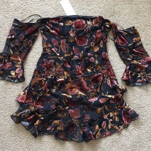 Strapless dress with off the shoulder sleeves